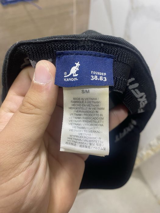 Продам бейсболку кангол kangol