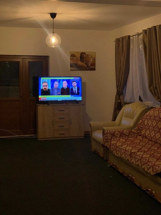 Închiriere vilă elegantă cu 3 dormitoare și curte amenajată – Roman