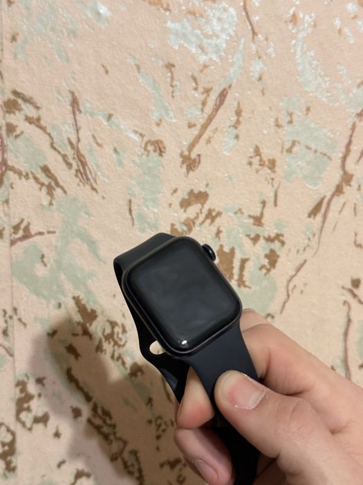 продам эпл вотч се2