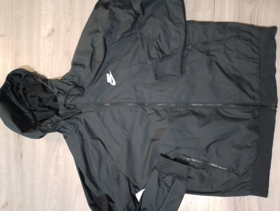 Мъжко спортно яке Nike