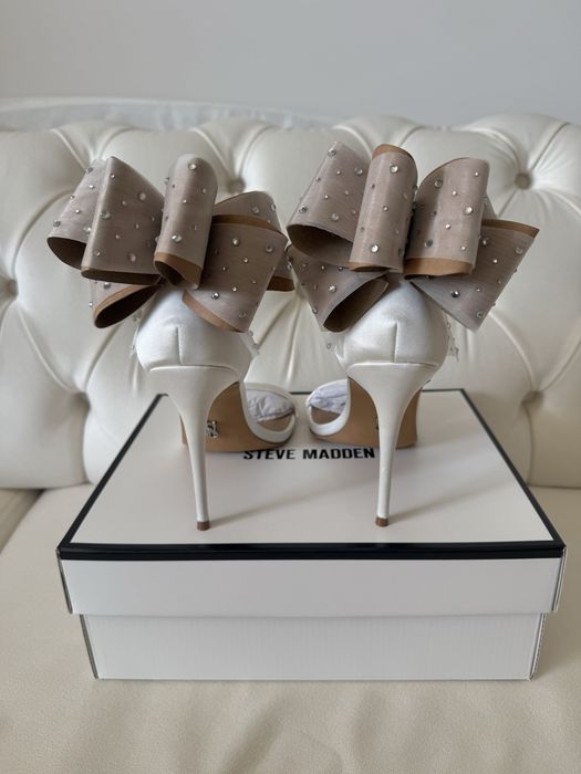 Бели токчета Steve Madden