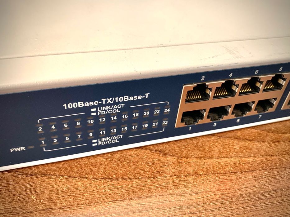 Managed switch CNet CSH-2400W