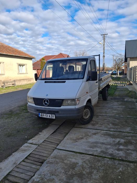 Camioneta Sprinter 208