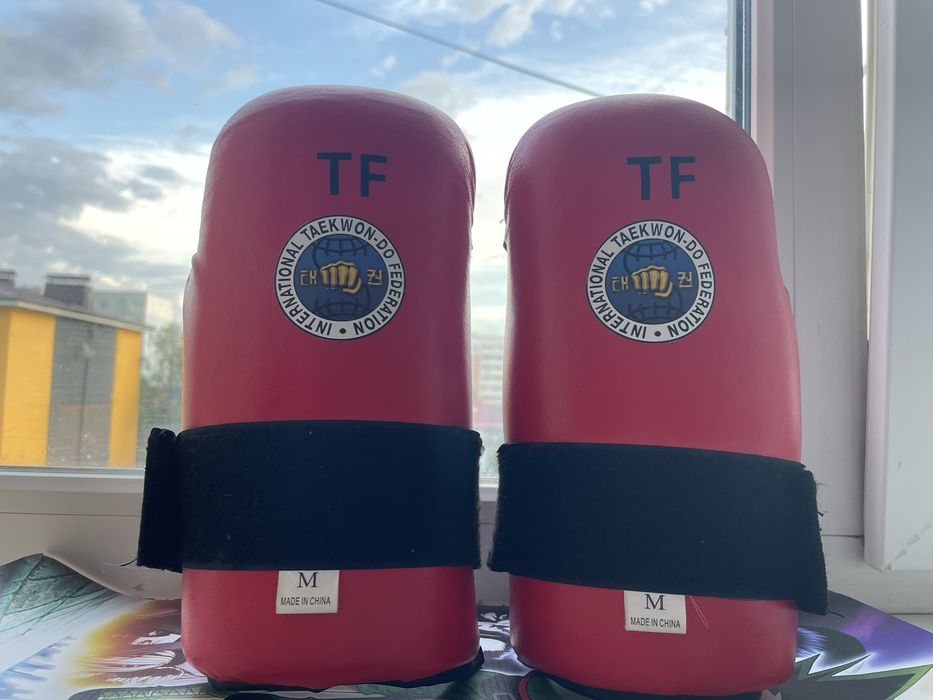 Продам защитные перчатки для тхэквондо [ITF]