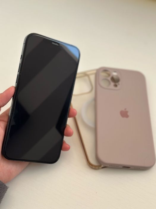 Продам телефон айфон