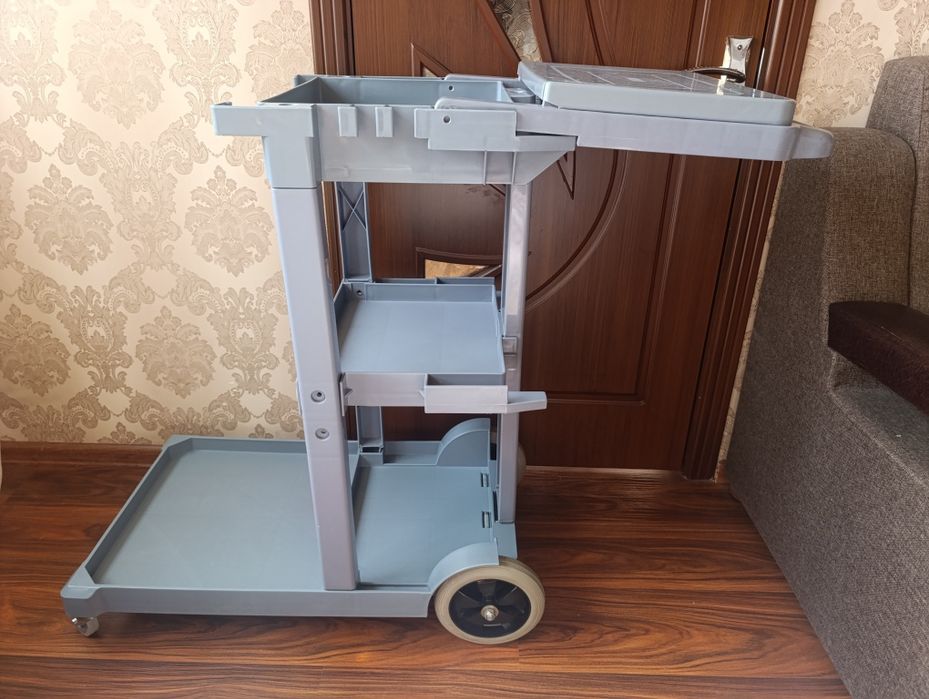 тележка для горничных универсальная