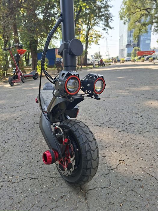 Vând trotineta ezotron