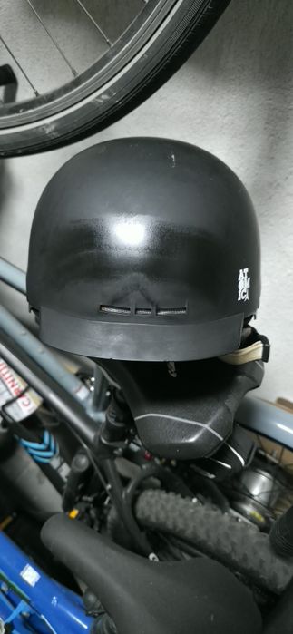 Casca Atomic si clapari Salomon