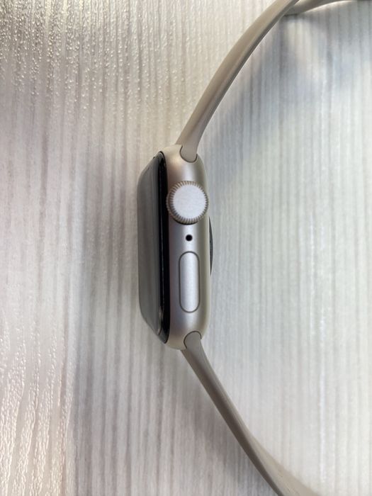 Продаю часы apple