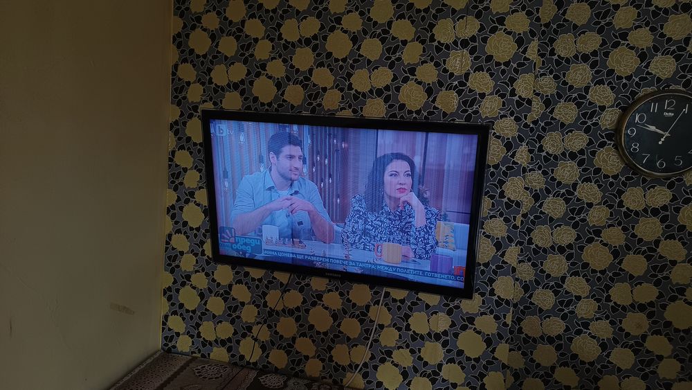 Продавам телевизор Samsung 40  инча