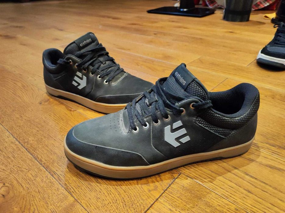 Pantofi sport in stare impecabila Nike, DC, Etnies diferite marimi