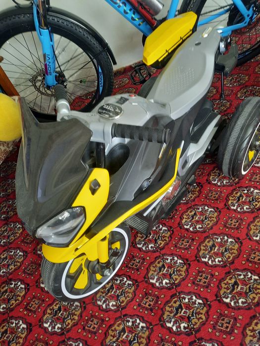 Мотоцикл  б/у срочно продаётся,состояние отличное. На зарядном устройс