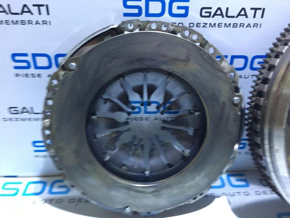 Kit Ambreiaj cu Volanta Masa Dubla si Placa Presiune Nissan Qashqai 1.5dCI 2006 - 2013