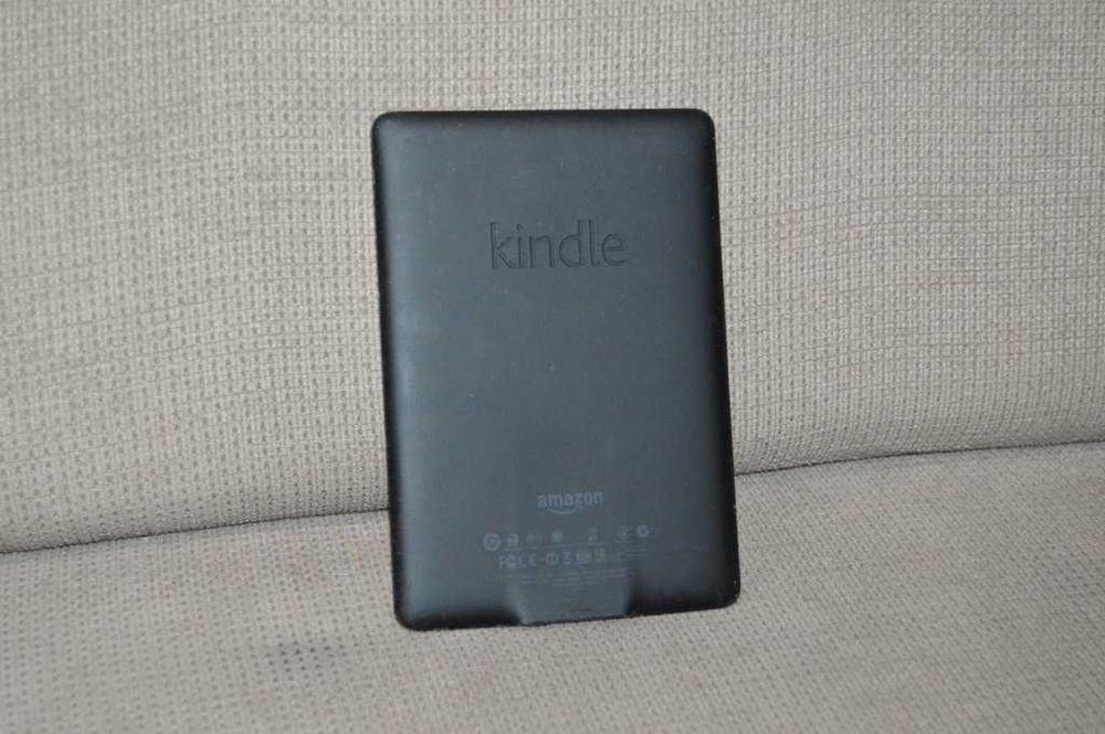E-reader Amazon Kindle Paperwhite 1 (Model EY21, Display 6" Touch Iluminat + Husa Protectie)