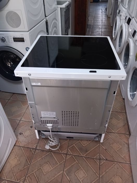 Свободно стояща печка с индукционни котлони VOSS  Electrolux Гаранция