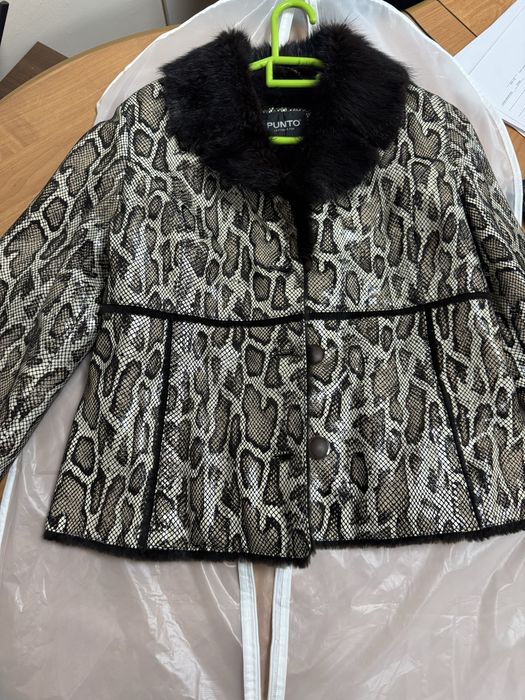 Продам женскую куртку