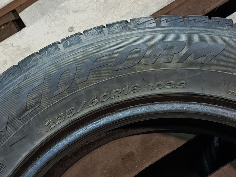 235/60/18 пара шин