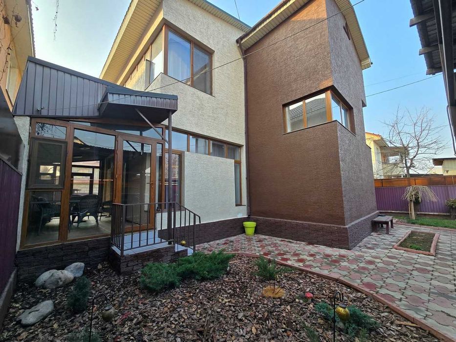 Продам 7 ком. дом мкр. Рахат