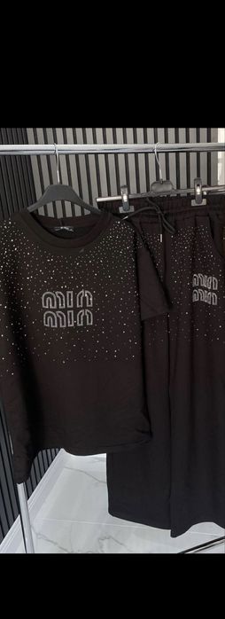 Спортен екип с камъчета