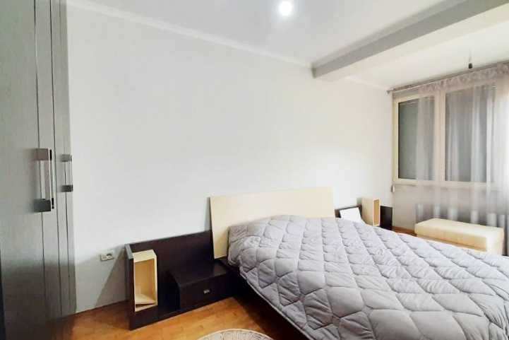 Дава се под наем Четиристаен апартамент в Пловдив, Център - 99 кв.м за 204 € - Снимка #2