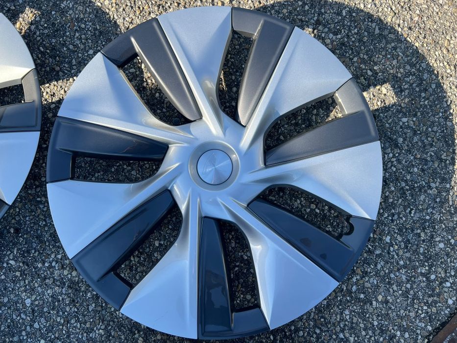 Capace foti Tesla  Model Y