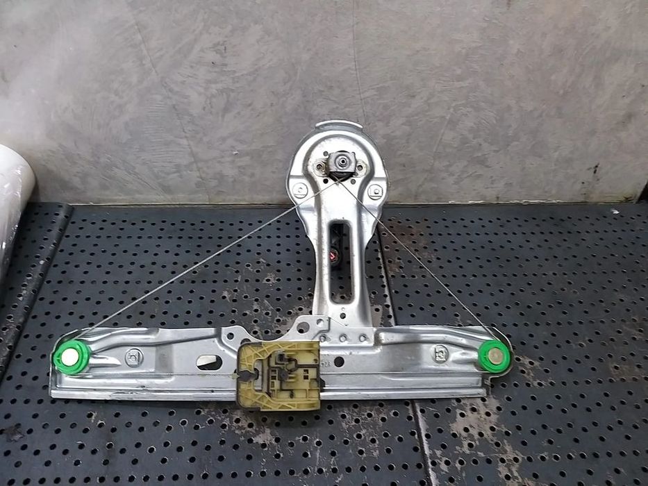 Macara manuala geam dreapta spate ford focus 3 cb8 bm51a27000ac