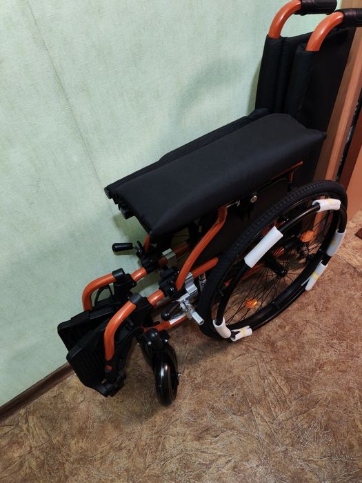 Инвалидная коляска новая