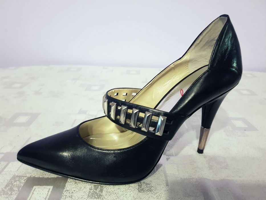 Официални обувки