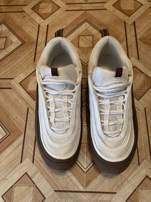 Продаи кроссовки