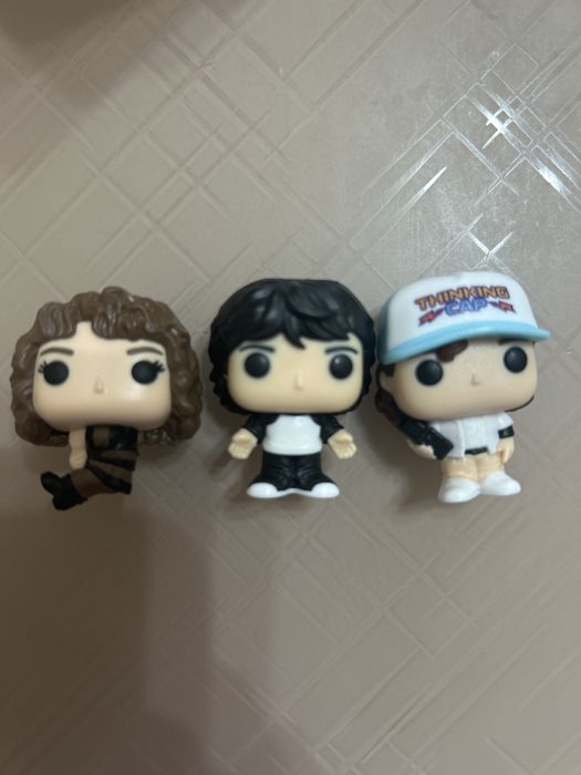 фигурки очень странные дела