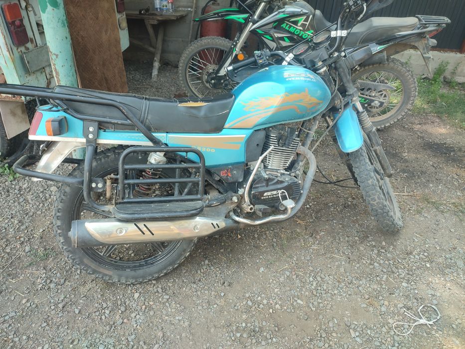 Suzuki 200kub продаю