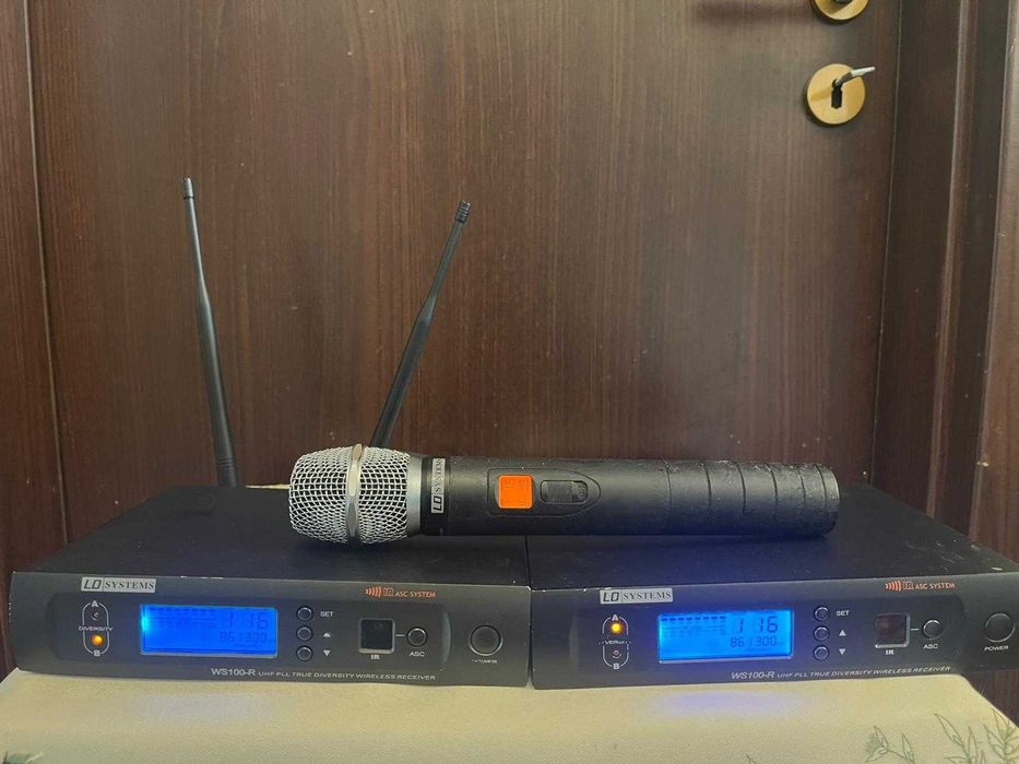 Set microfon wireless LD Systems WS100-R UHF PLL cu 1 Microfon si 2 Receptoare