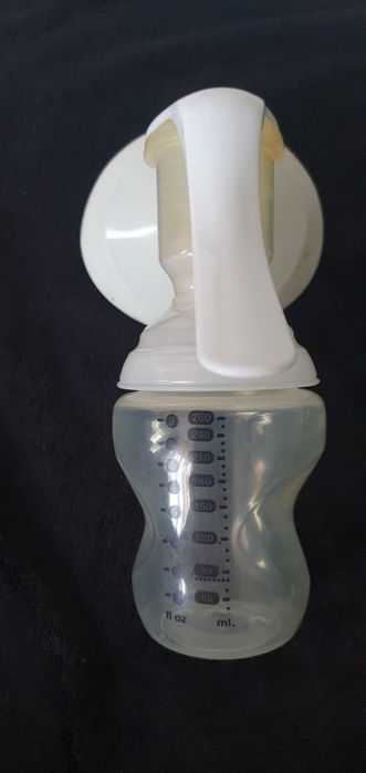Vând pompa de muls,manuala, Tommee Tippee
