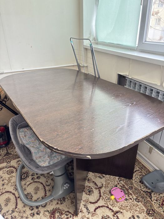 Стол для кухни ,гостиной