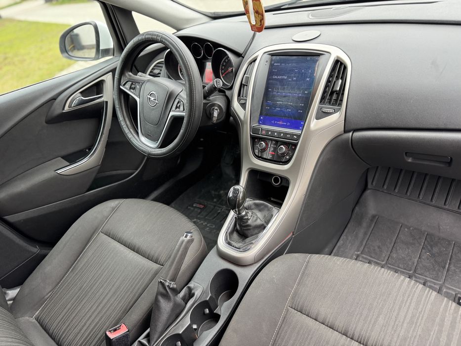 Opel Astra J 1,6 Benzina si GPL 2012 AC Inchidere centralizata