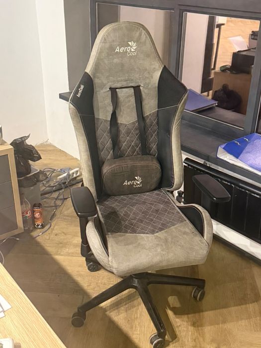 игровое кресло стол продам срочно