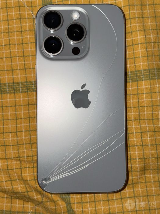 iPhone 16 Pro Natural Titanium