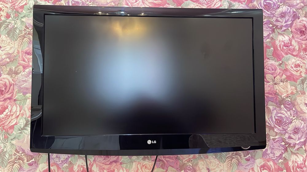 Телевизор LG, диагональ 109 см