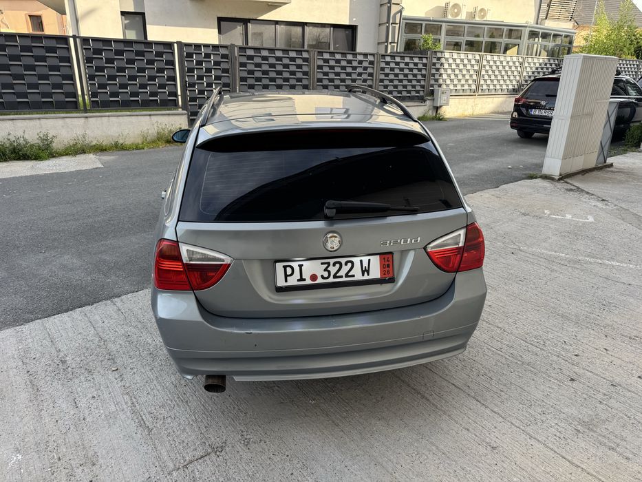 Vand Bmw E91 320 Dissel pret 2450 Euro