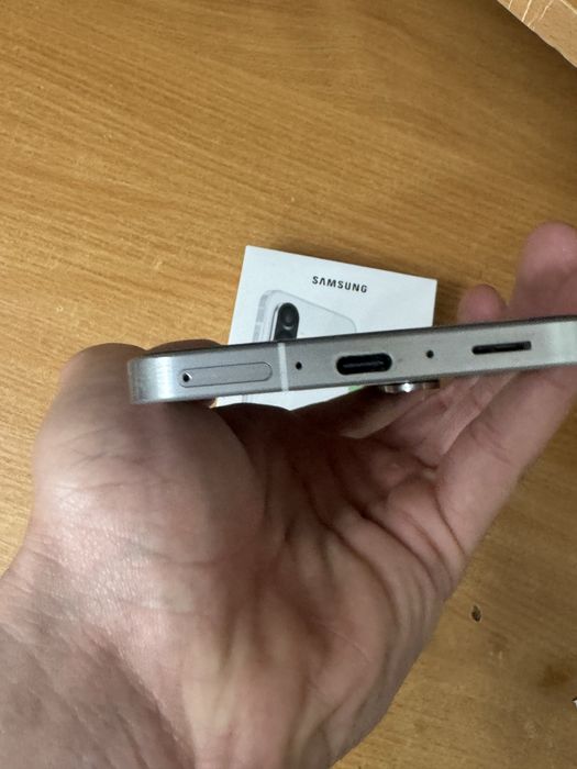 Продам SAMSUNG А56