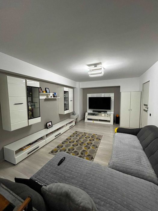 Proprietar – Inchiriez apartament 3 camere cu loc de parcare, complet mobilat si utilat – Bd. Alexandru Obregia
