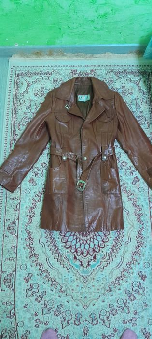 Продам кожаную куртку размер М