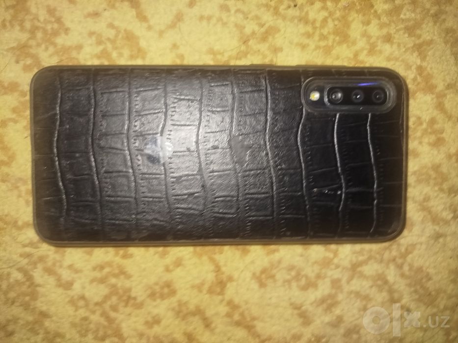 Срочно продам телефон Самсунг А50 и  самсунг  J2 core в отличном