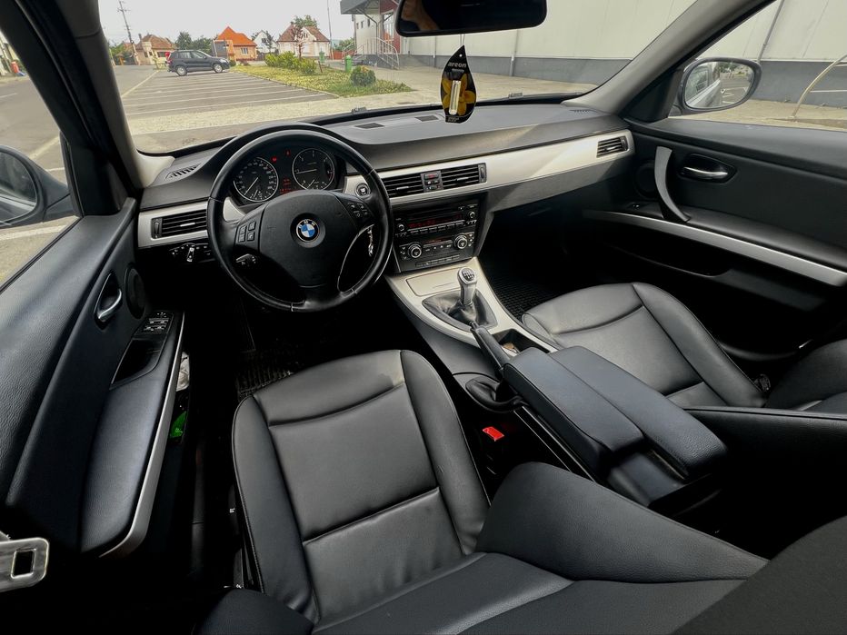 Vand BMW Seria 3 E91 Facelift 2.0D din 2009.