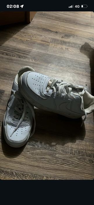 Кроссовки буу 1раз ношеные