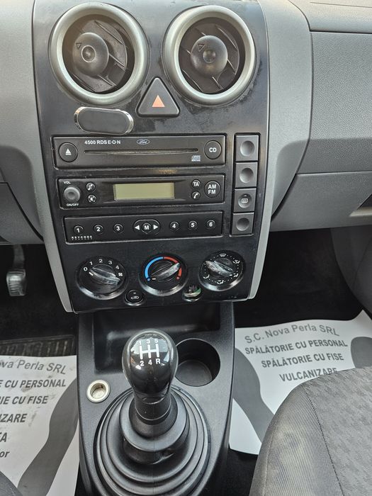 Ford Fusion 1.4 benzina An 2003