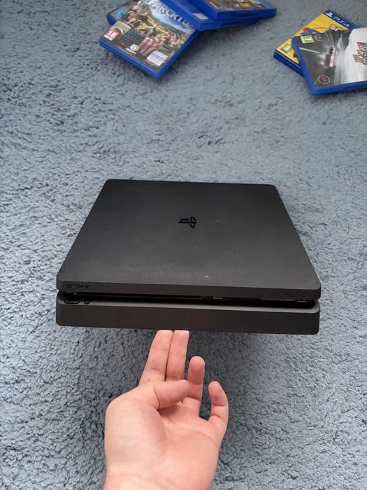 Ps4/Playstation 4 slim