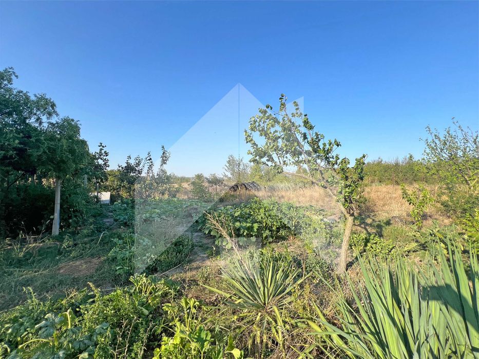 ПРОДАВА парцел 1,4 дка с ФУРГОН и КЛАДЕНЕЦ в гр. Плиска. ТОК! ВОДА!