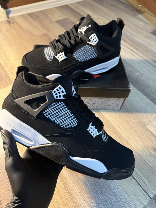 Jordan 4 White Thunder, urgent!