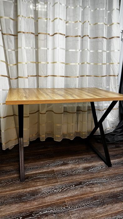 Стол для офиса или дома